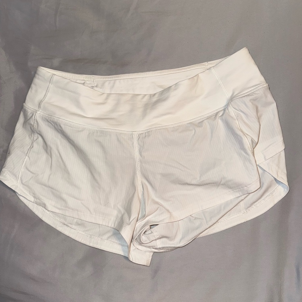 White Lululemon shorts 2.5in